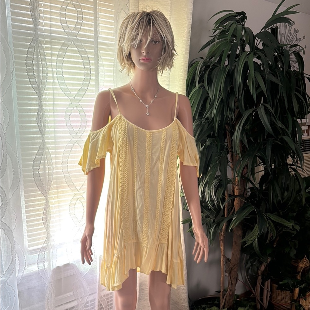 Yellow dress perfect for the beach size L